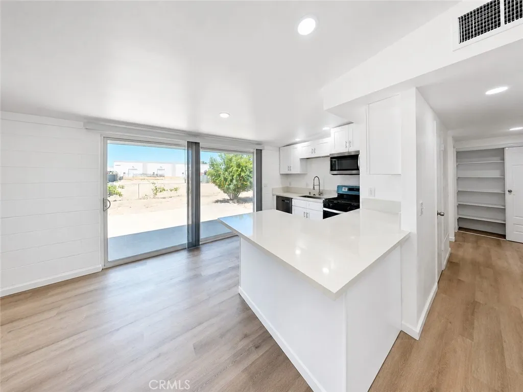 43253 6th St E, Lancaster, CA 93535 photo 5