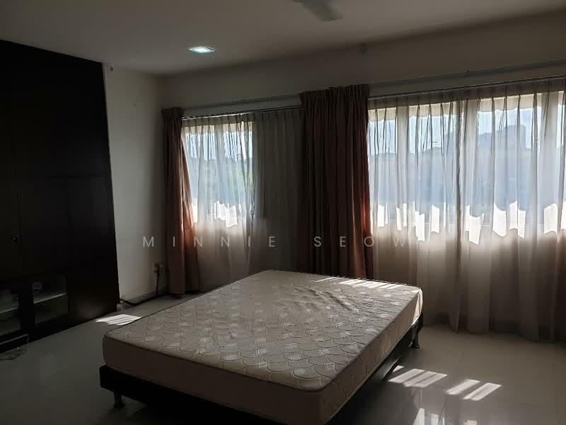 1 Queensway photo 4