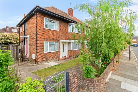 Parkfields Avenue, West Wimbledon SW20