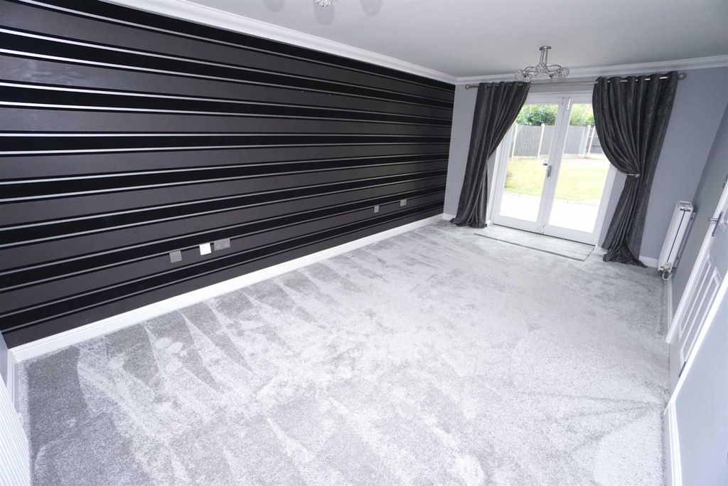 Additional image 4 of 4 bed detached house to rentSutton Park Gardens, Kidderminster DY11