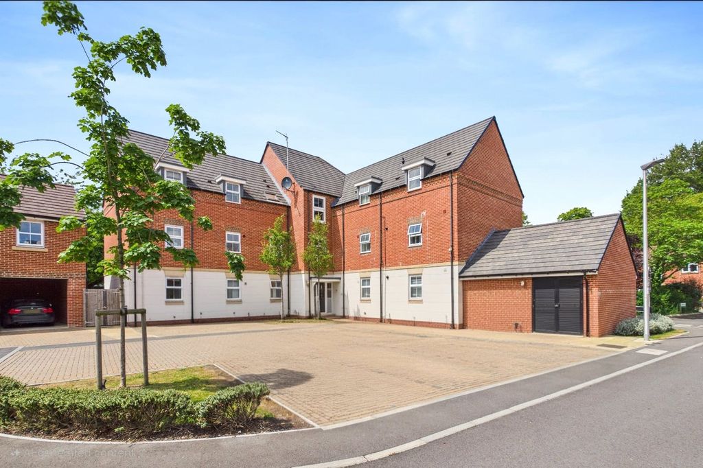 Additional image 14 of 2 bed flat to rentHutton Close, Newbury, Berkshire RG14