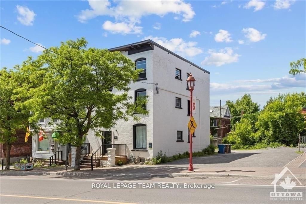 6-883 Somerset Street W, Ottawa, ON, K1R 6R6