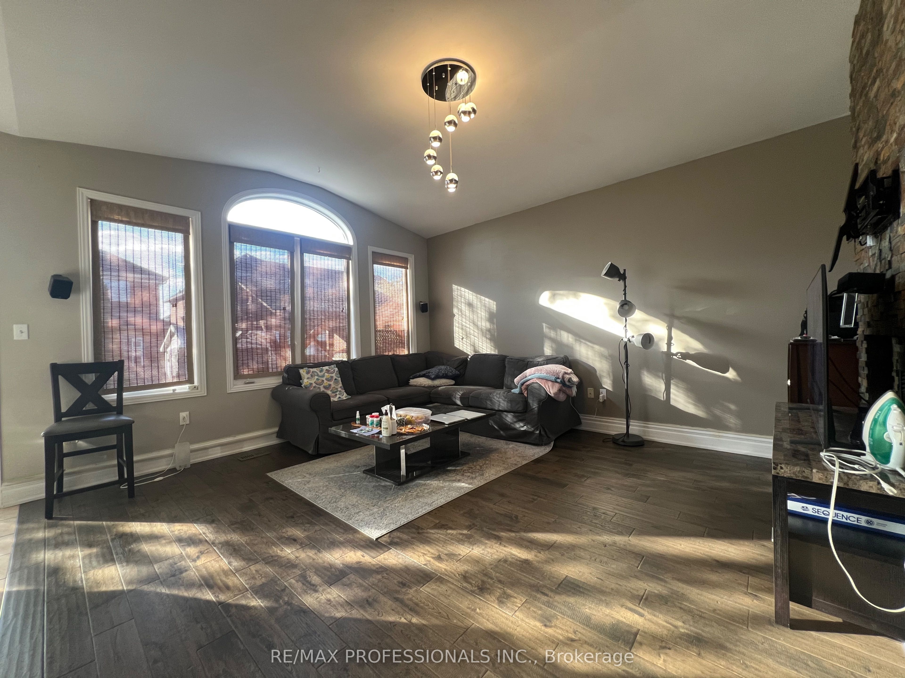 Additional image 2 of 3895 Henrietta Way, Mississauga, ON, L5M 7Y4