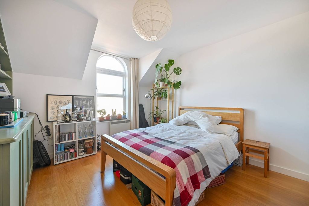 Additional image 10 of 3 bed flat to rentSydenham Road, Guildford GU1