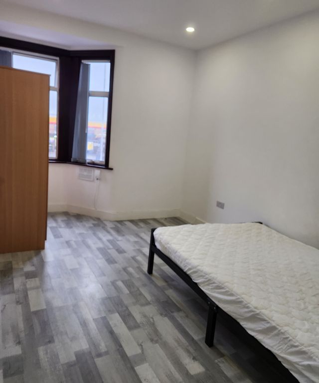 Additional image 4 of 5 bed flat to rentLey Street, Ilford IG1
