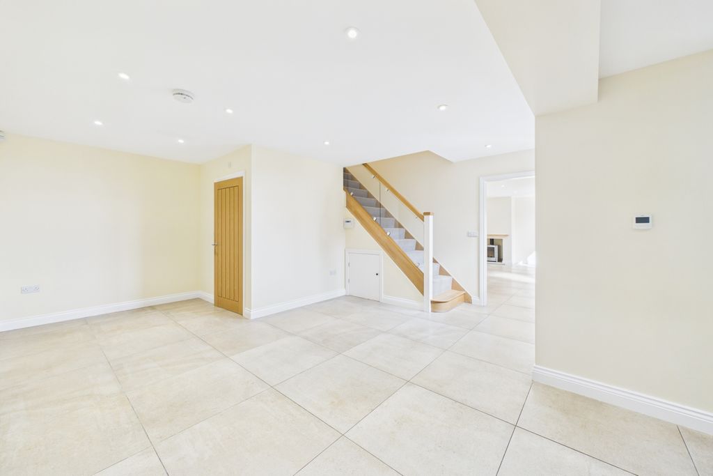 Additional image 5 of 3 bed link detached house to rentHazel Croft, Dore, Sheffield S17
