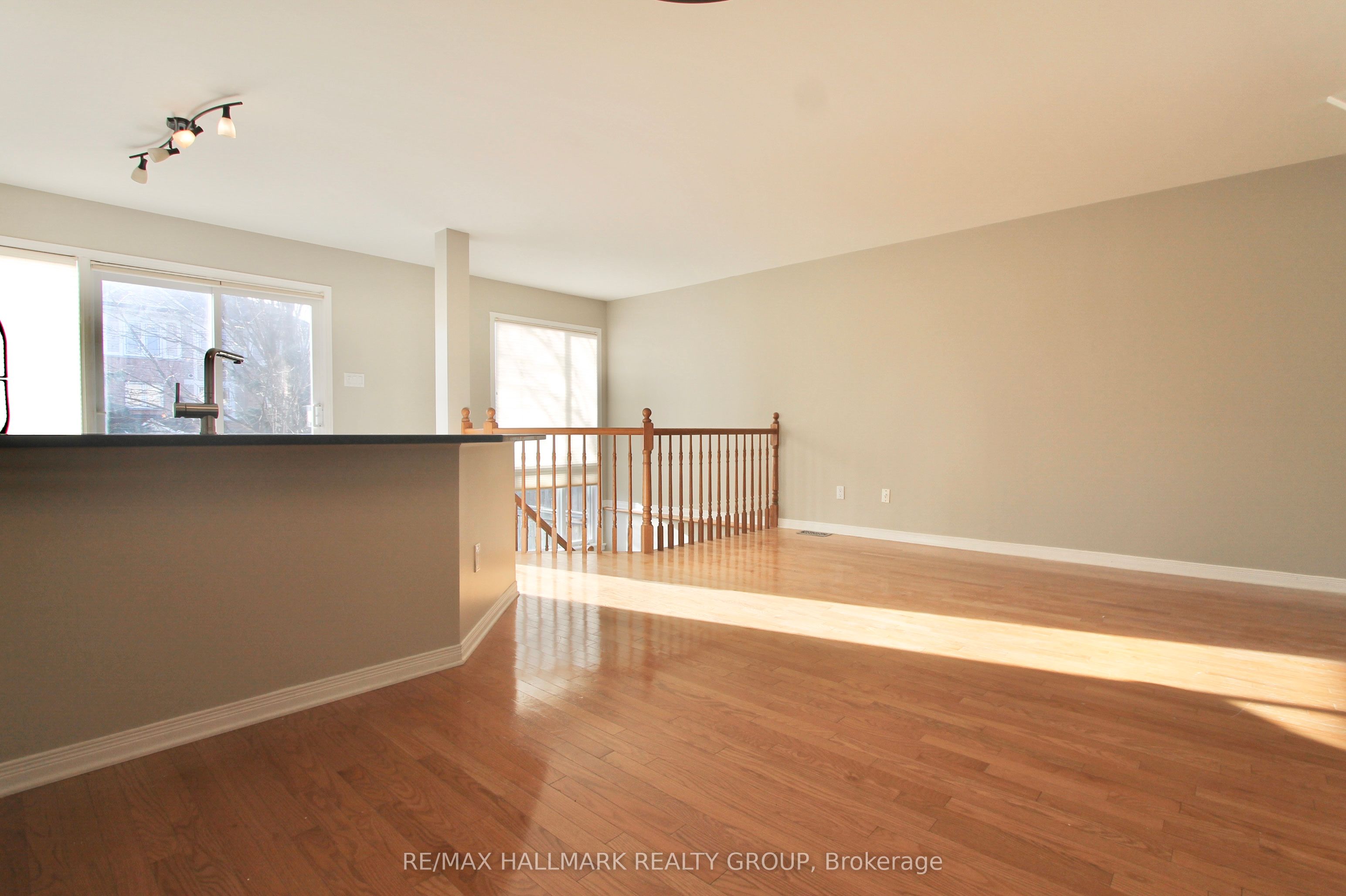 Additional image 6 of 55 Maxton Private, Ottawa, ON, K1J 1J1