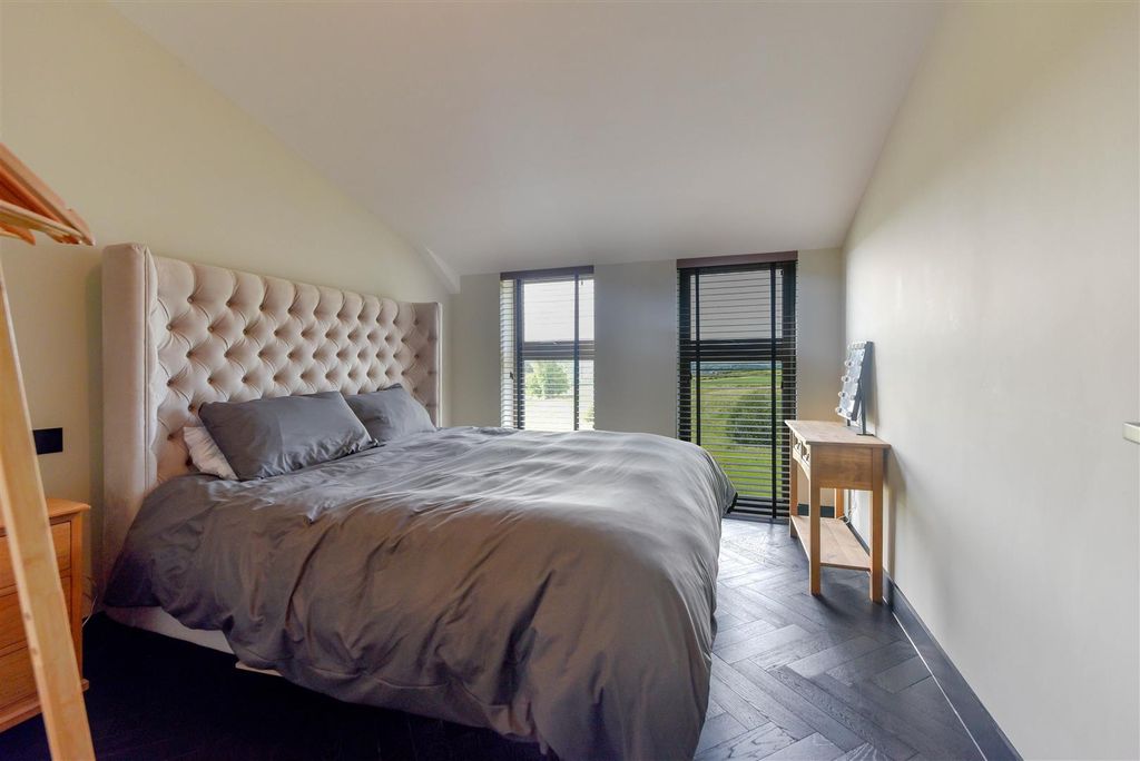 Additional image 26 of 5 bed barn conversion for saleFrog Hall, Brixworth, Northampton NN6
