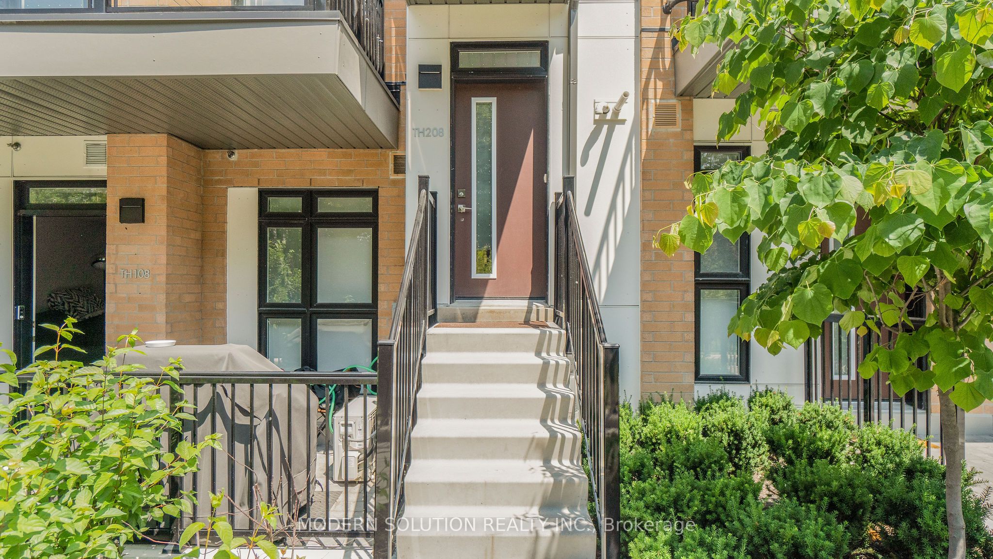 Additional image 2 of 208-155 Canon Jackson Drive, Toronto, ON, M6M 0E1