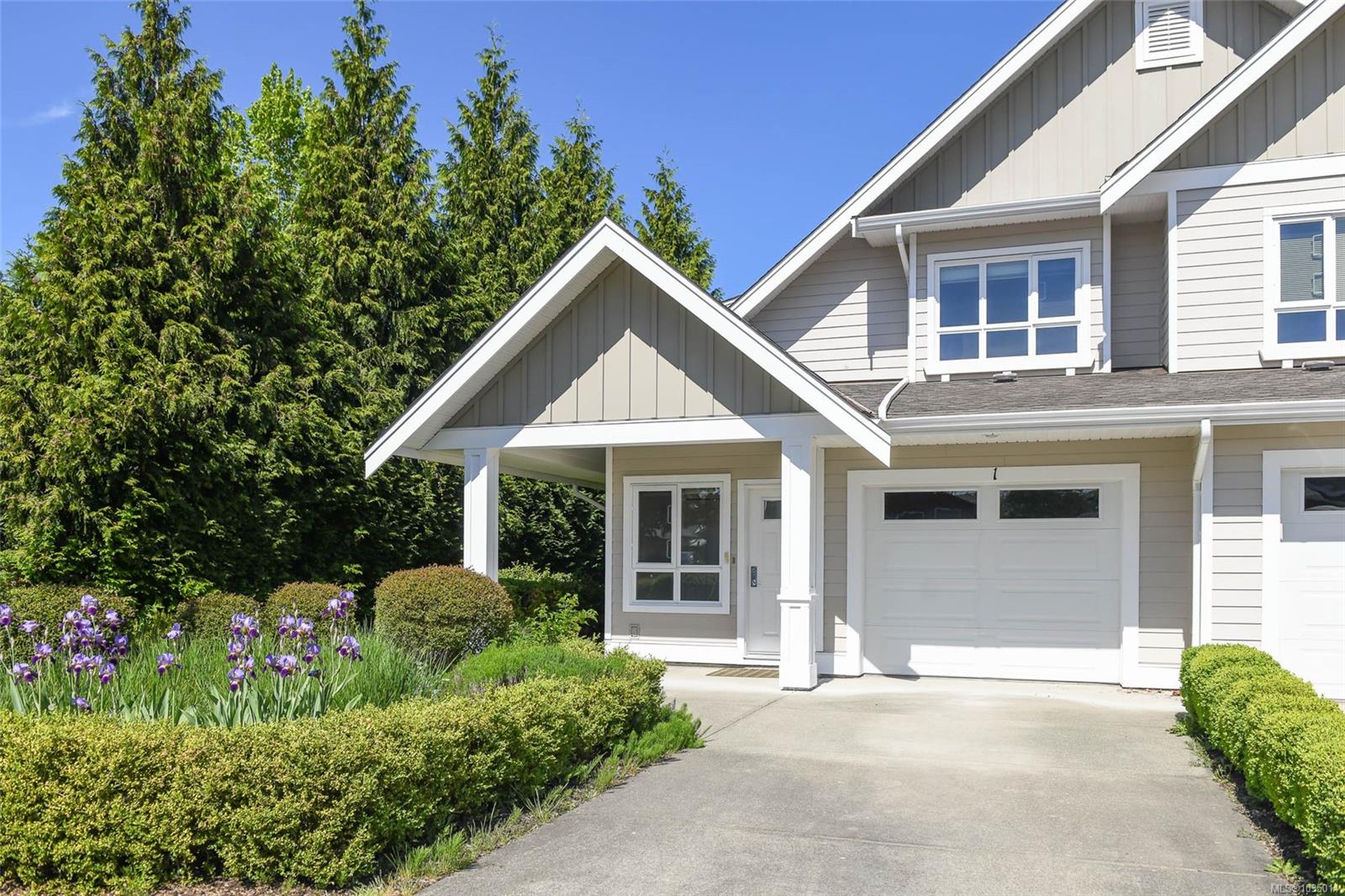 1-700 Lancaster Way, Comox, BC, V9M 0B6