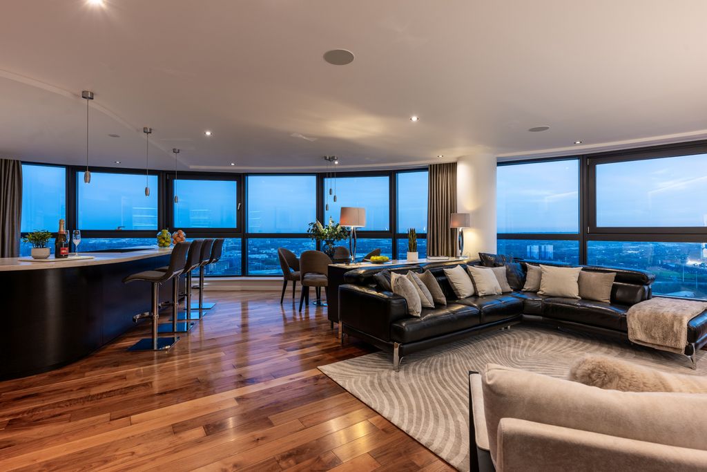 2 bed penthouse to rentWater Lane, Leeds LS11