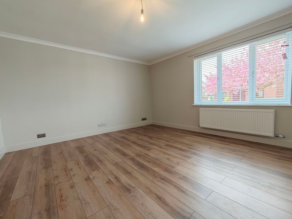 2 bed flat to rentShowfield, Brampton CA8 photo 3
