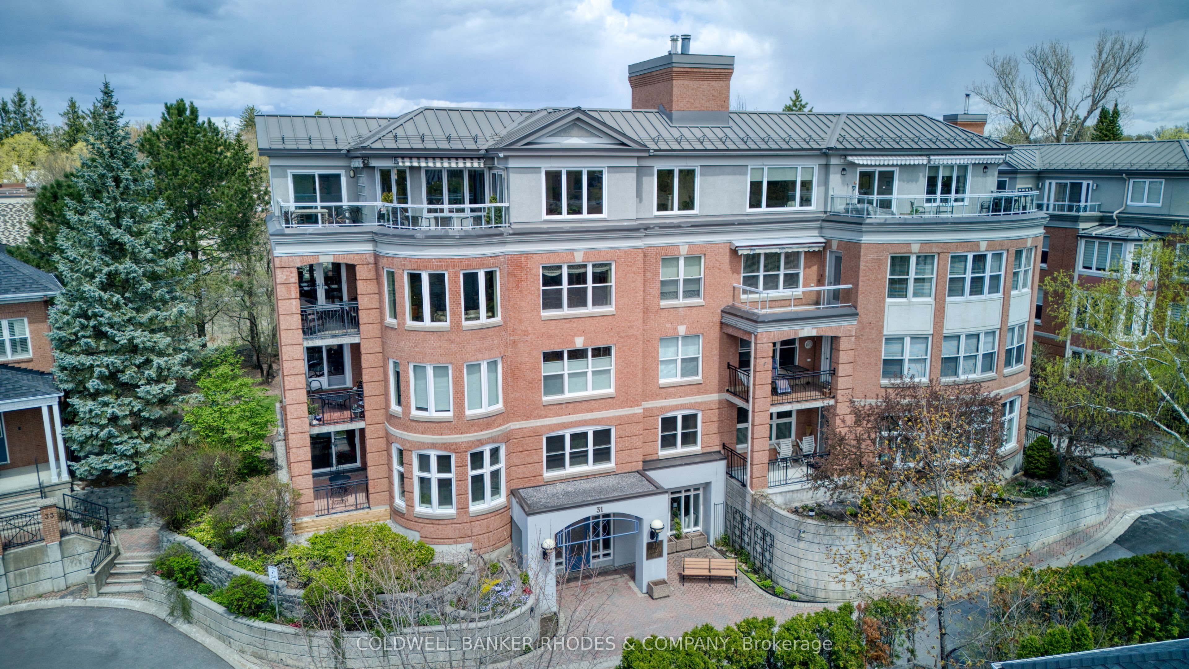 302-31 Durham Private, Ottawa, ON, K1M 2J1