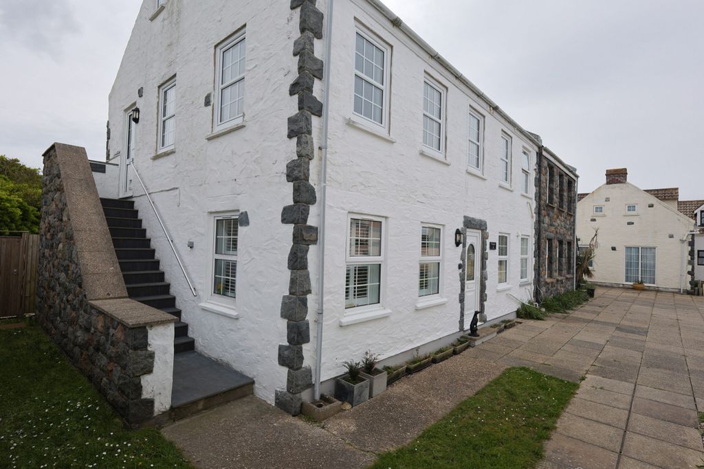 2 bed property to rentFirst Floor Apartment, Vale, Guernsey GY6
