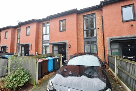 Enfield Close, Eccles M30