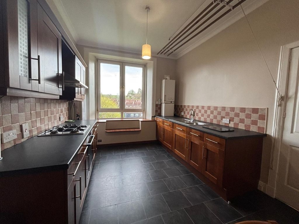 Additional image 2 of 3 bed flat to rentBarterholm Road, Paisley, Renfrewshire PA2