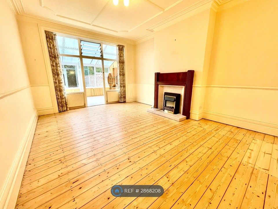 Additional image 3 of 4 bed semi-detached house to rentHolywell Avenue, Whitley Bay NE26