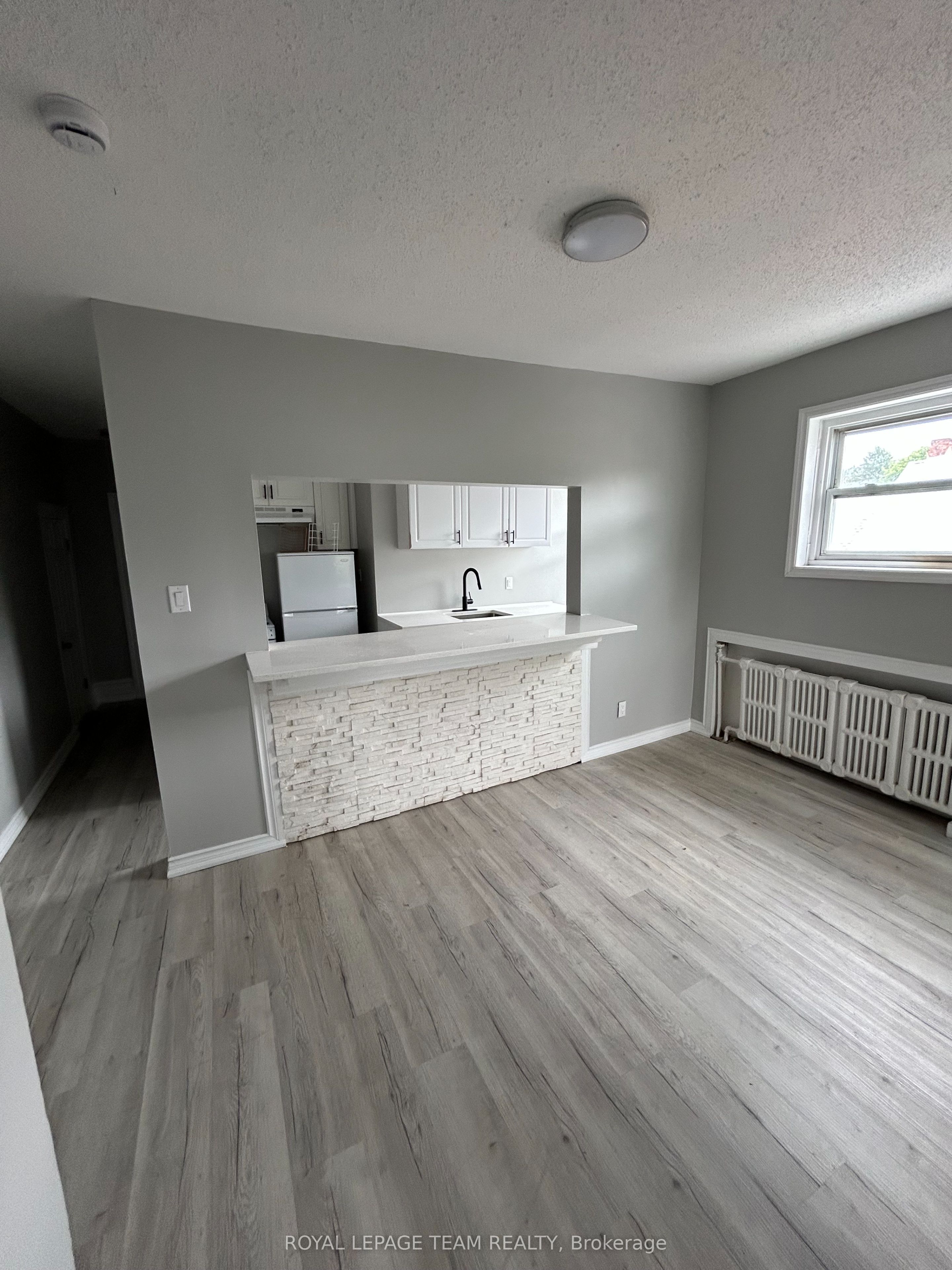 Additional image 4 of 6-883 Somerset Street W, Ottawa, ON, K1R 6R6