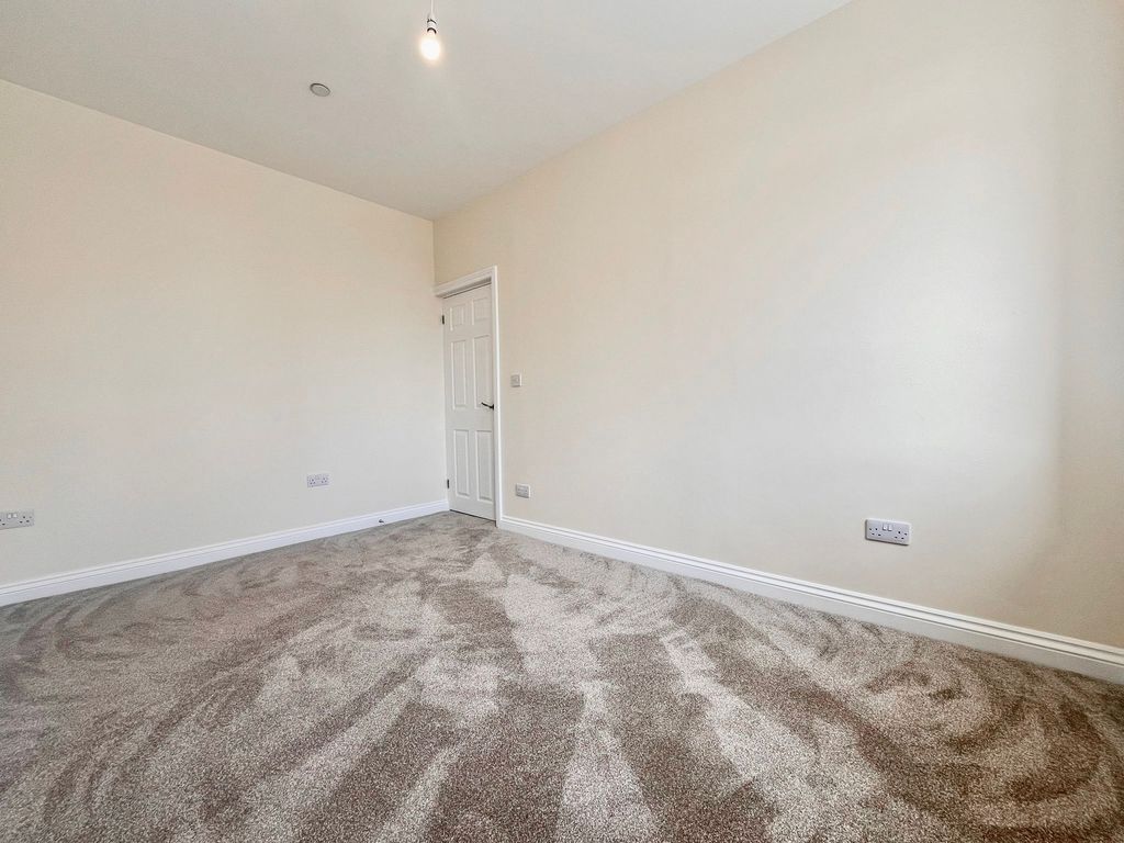 Additional image 15 of 1 bed flat to rentSouth Street, Sebastopol NP4