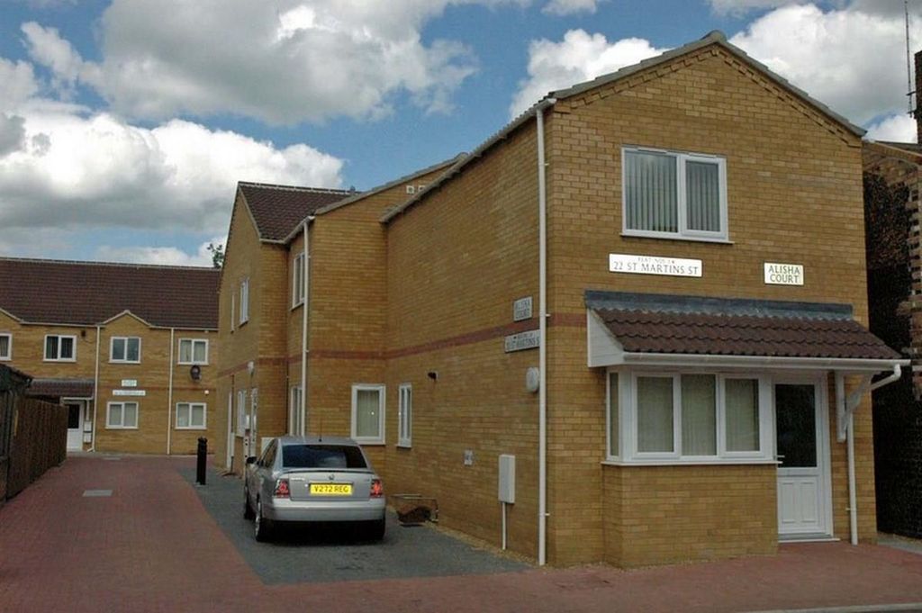 2 bed flat to rentSt Martins Street, Millfield PE1