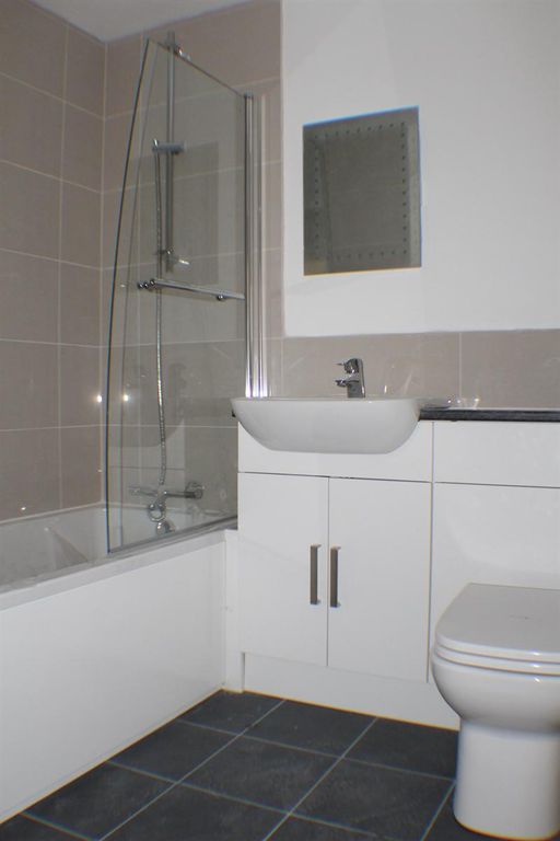 Additional image 7 of Studio to rent26 Weirview Place, Weyside Park, Godalming GU7