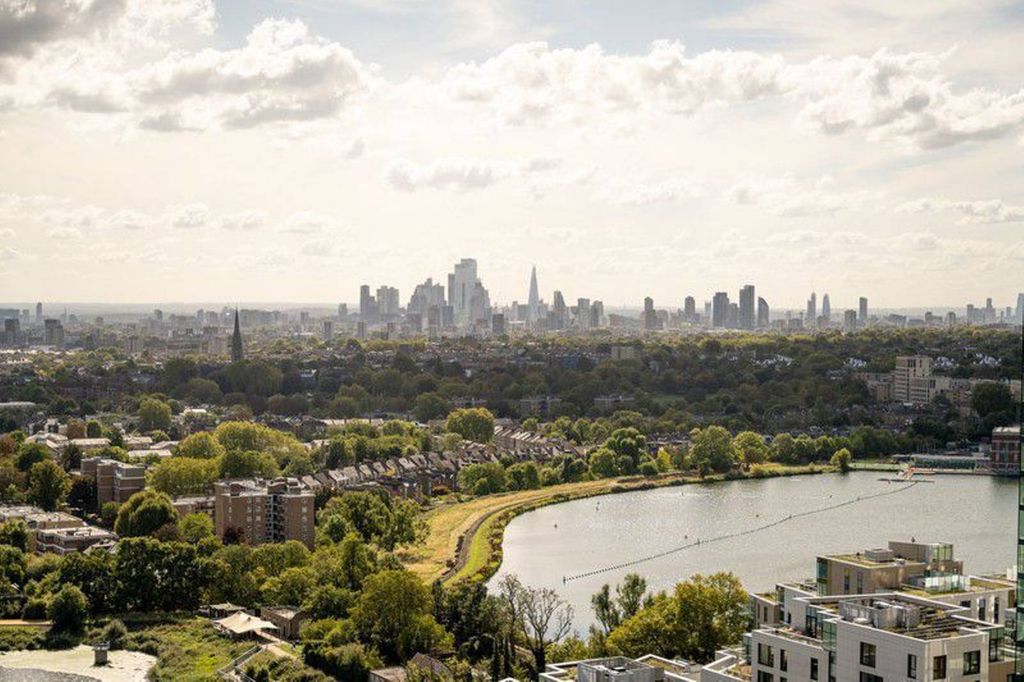 Additional image 7 of 3 bed flat for saleWoodberry Down, Finsbury Park N4