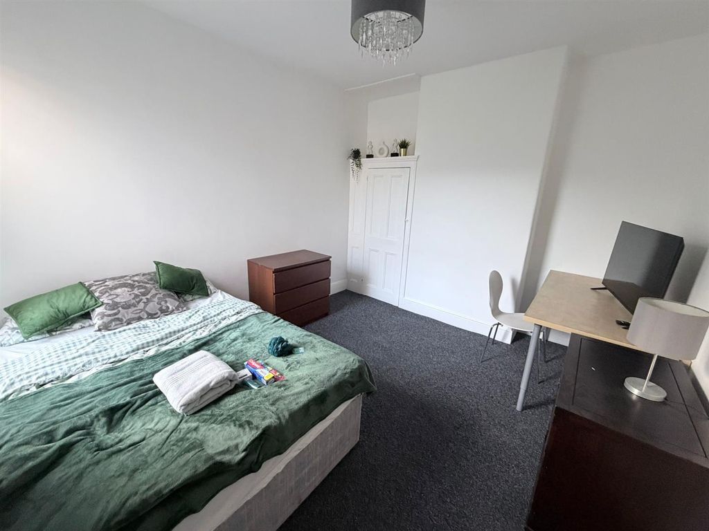 Additional image 2 of 1 bed property to rentSomers Road, Southsea PO5
