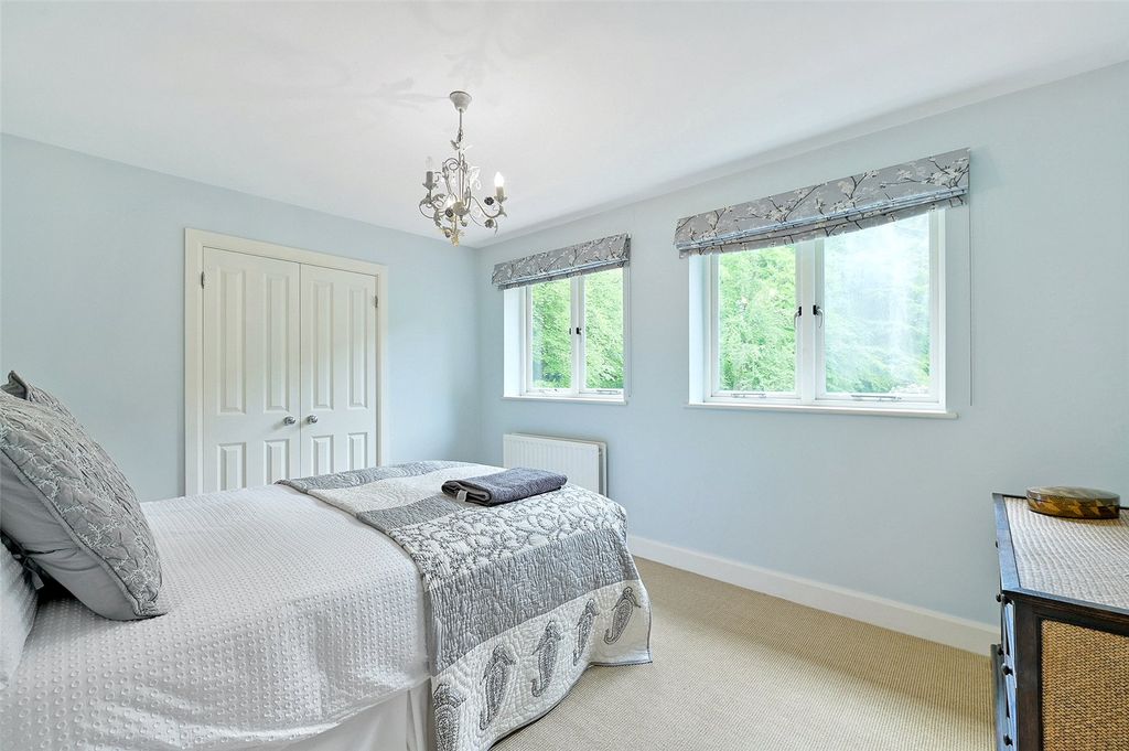 Additional image 7 of 5 bed detached house to rentDoggetts Wood Lane, Chalfont St. Giles, Buckinghamshire HP8