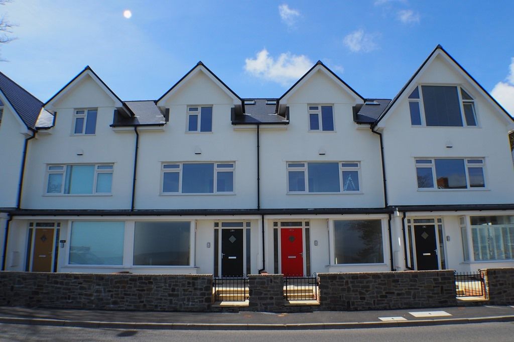 3 bed town house to rentMumbles Road, Mumbles, Swansea SA3