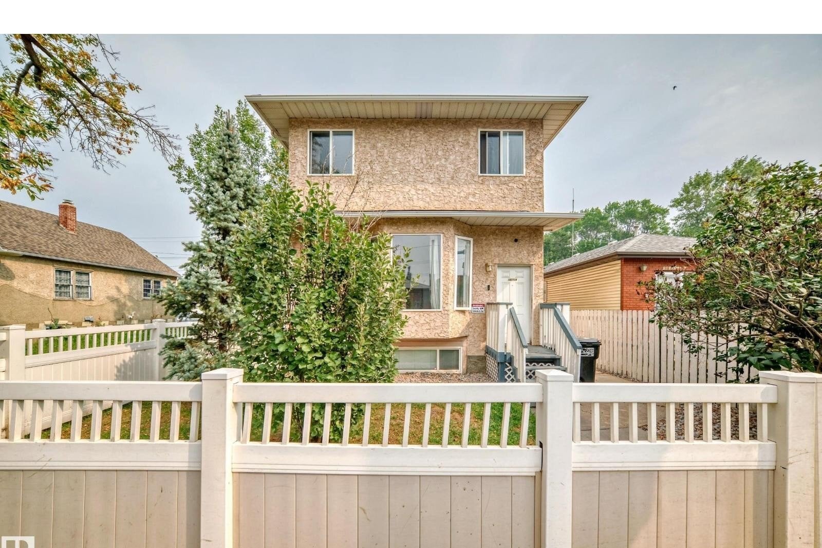 Additional image 7 of 10711A 95 Street NW, Edmonton, AB, T5H2C8
