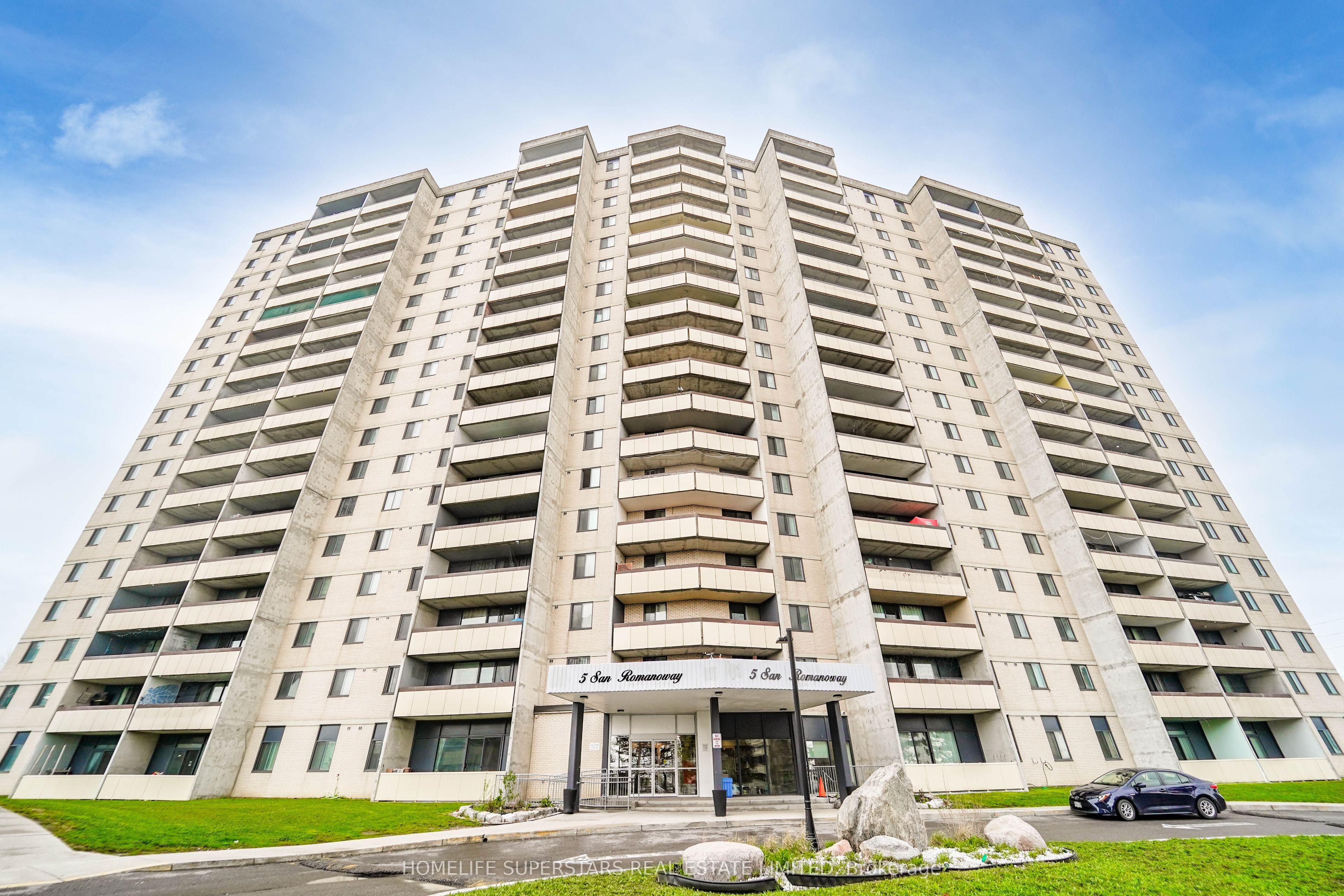 110-5 San Romano Way, Toronto, ON, M3N 2Y4