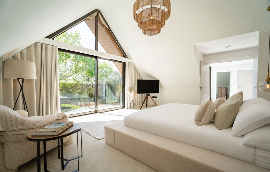Additional image 14 of 5 bed detached house for saleHamilton Close, Mudeford, Christchurch BH23