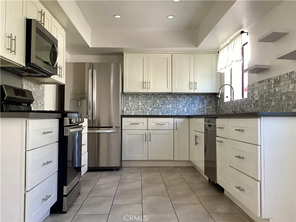 Additional image 8 of 17836 Killion Street Unit A, Encino, CA 91316