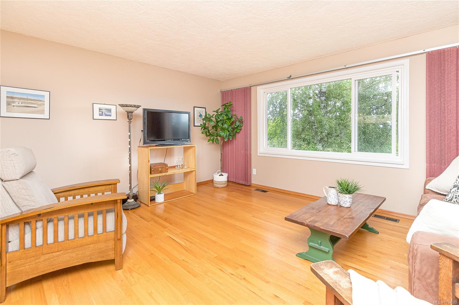 Additional image 5 of 10046 Judson Place, Sidney, BC, V8L 3M3