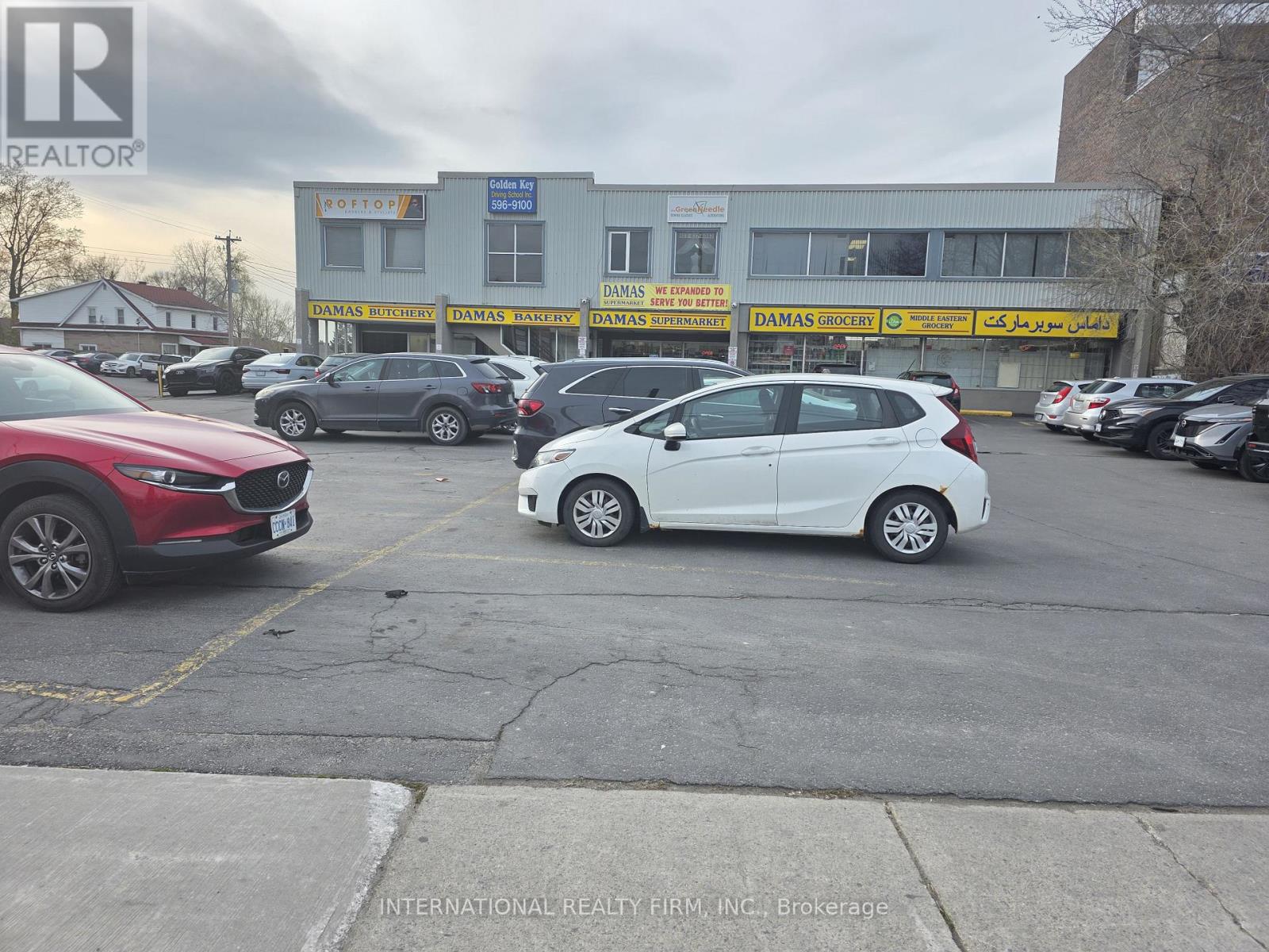 206-207-3033 Carling Avenue West, Ottawa, ON, K2B7K3