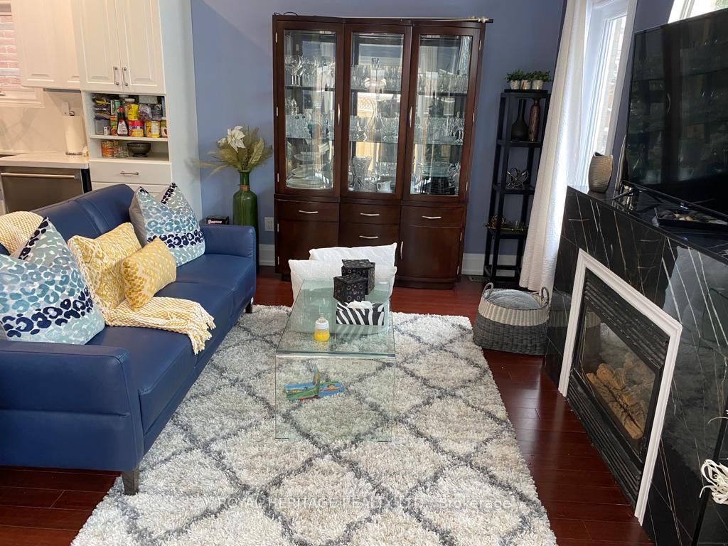Additional image 4 of 17 Hoodgate Drive, Whitby, ON, L1R 2M8