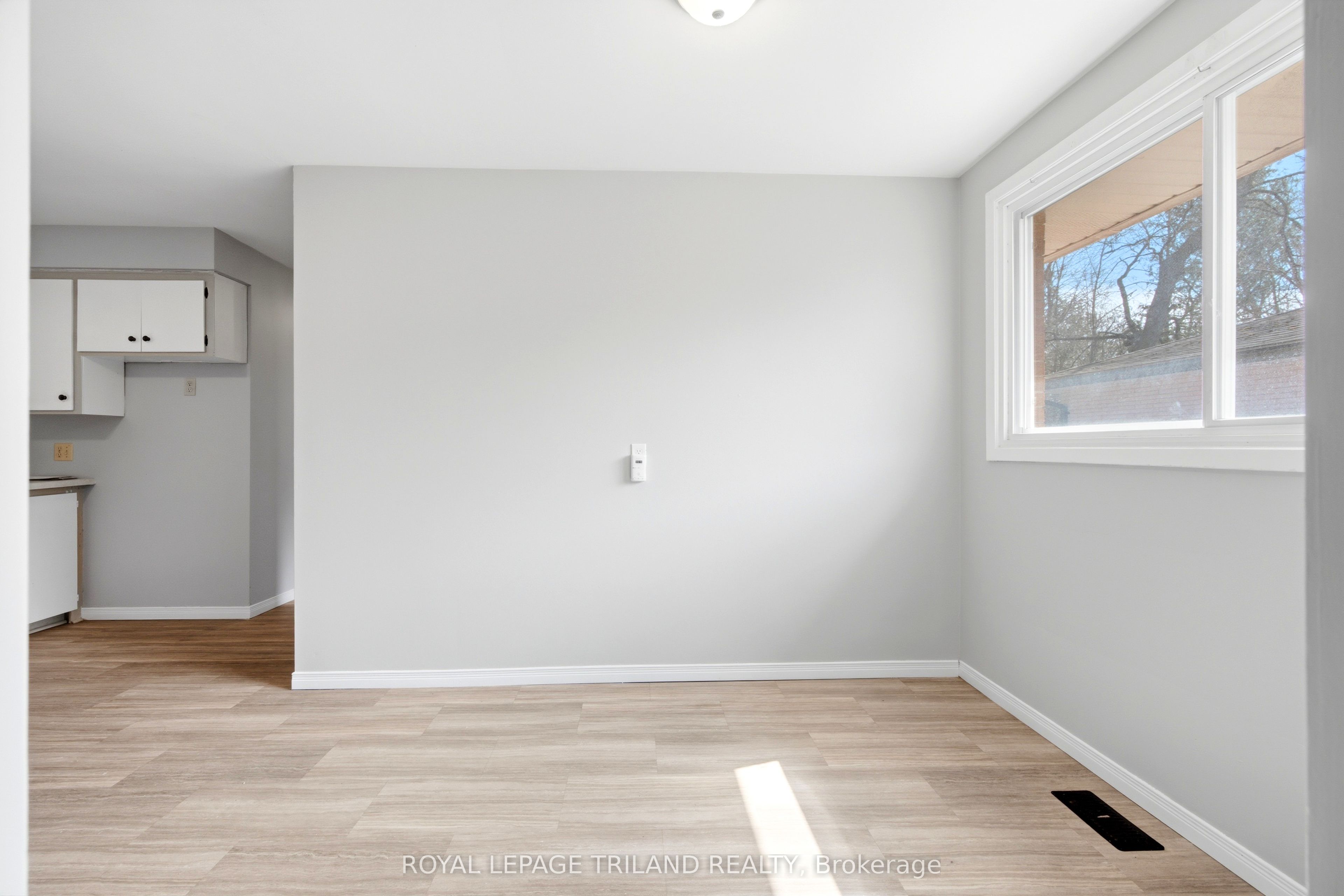 Additional image 5 of A-195B Cedarvale Crescent, Waterloo, ON, N2L 4T3