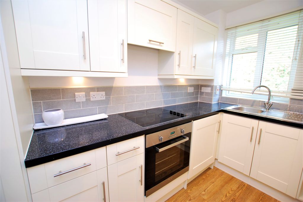 Additional image 2 of 1 bed flat to rentMathon Court, Cross Lane, Guildford, Surrey GU1