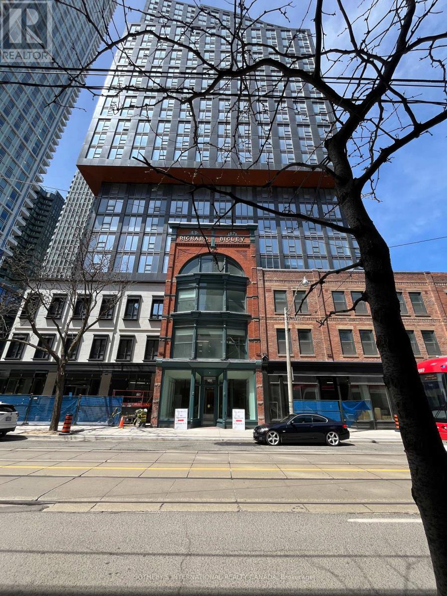 3203 - 100 QUEEN STREET E