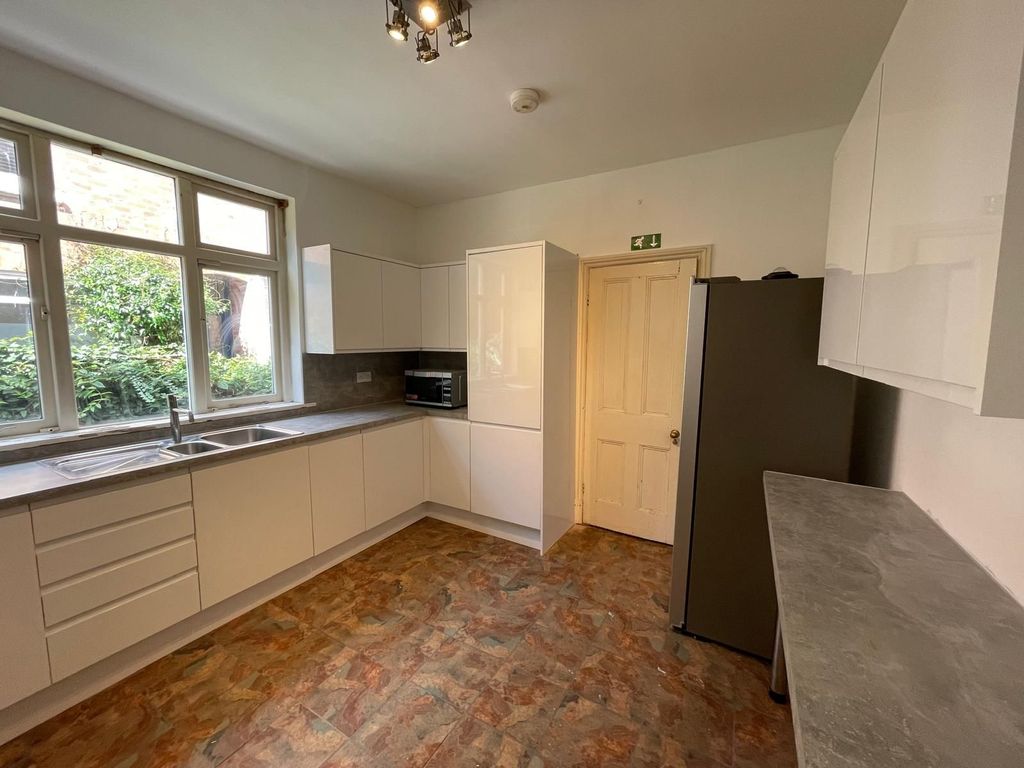 Additional image 7 of 6 bed terraced house to rentAshleigh Road, Leicester LE3