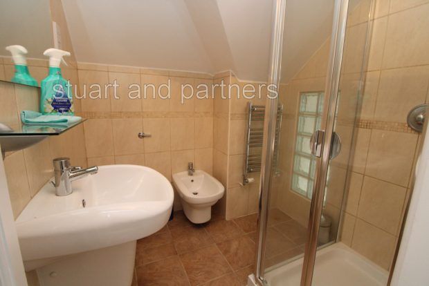 Additional image 12 of 4 bed semi-detached house to rentOathall Road, Haywards Heath RH16