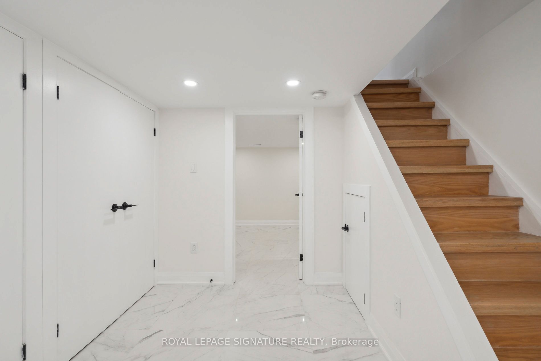 Lower-36 Tennis Crescent, Toronto, ON, M4K 1J3