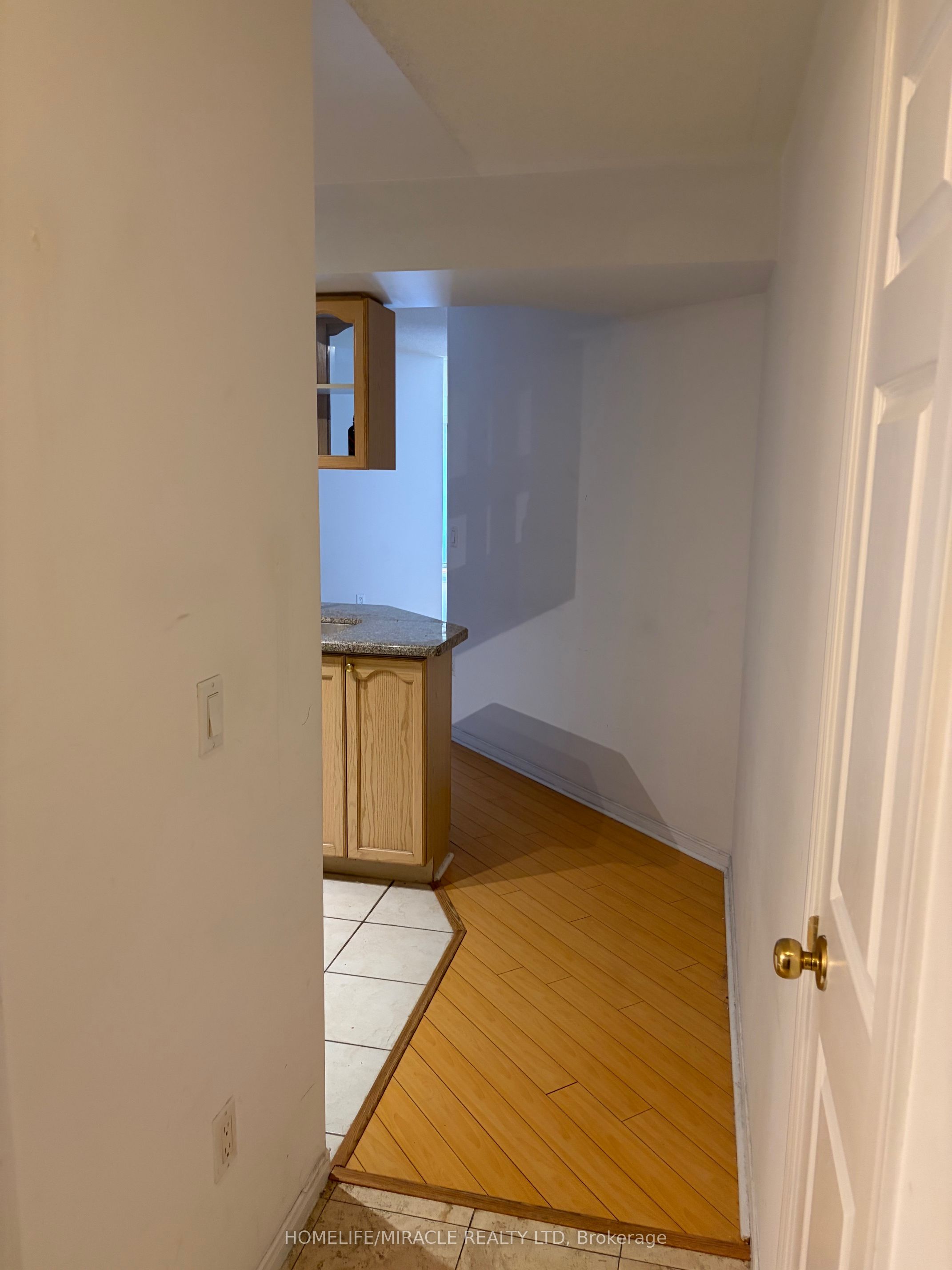 Additional image 5 of 504-909 Bay Street N, Toronto, ON, M5S 3G2