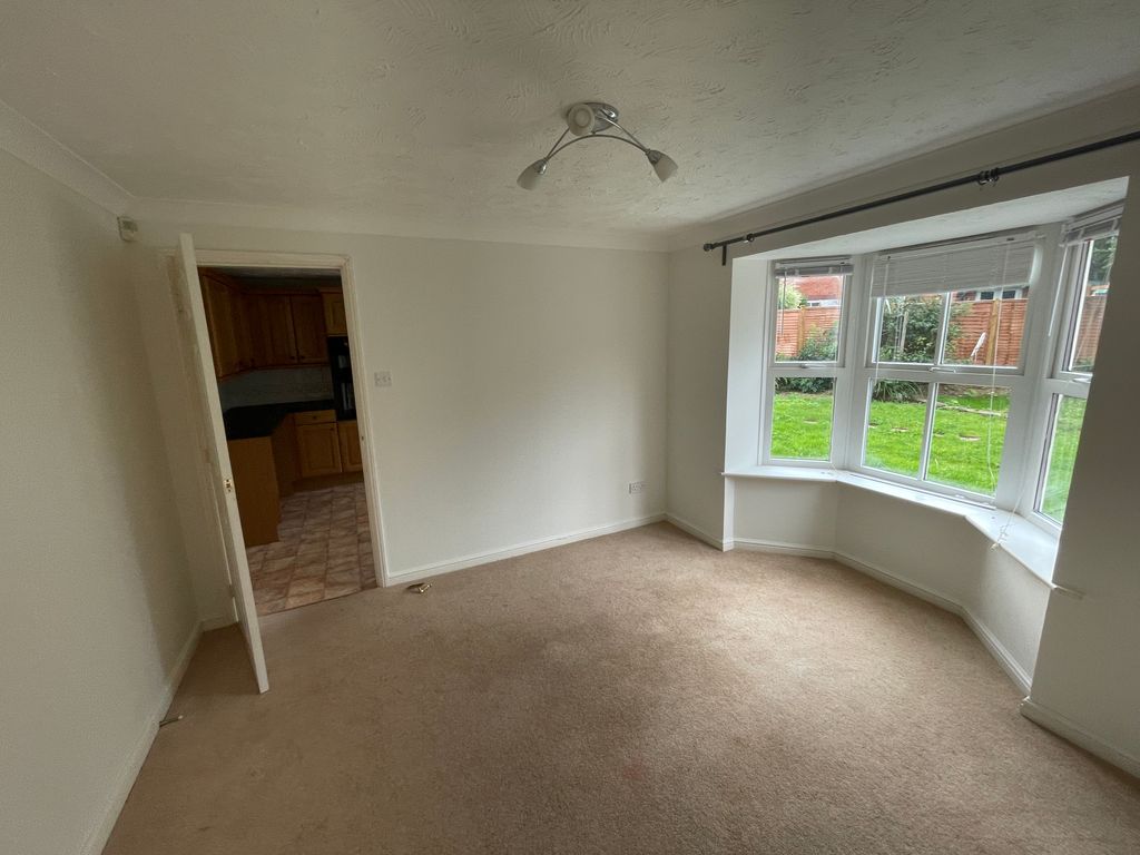 4 bed detached house to rentNeedhams Patch, Cotford St. Luke, Taunton TA4 photo 5