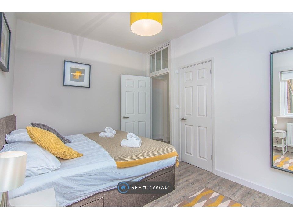 Additional image 6 of 3 bed flat to rentPriory Road, High Wycombe HP13