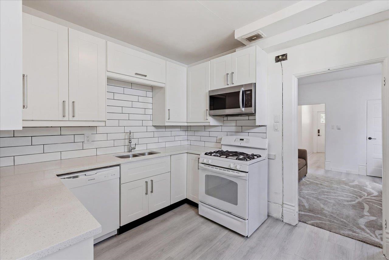 Additional image 4 of 14 14th Avenue W, Vancouver, BC, V5Y 1W6