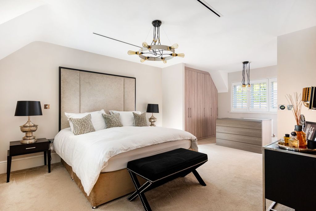 Additional image 22 of 6 bed detached house for saleEarls Farm Way, Towcester NN12