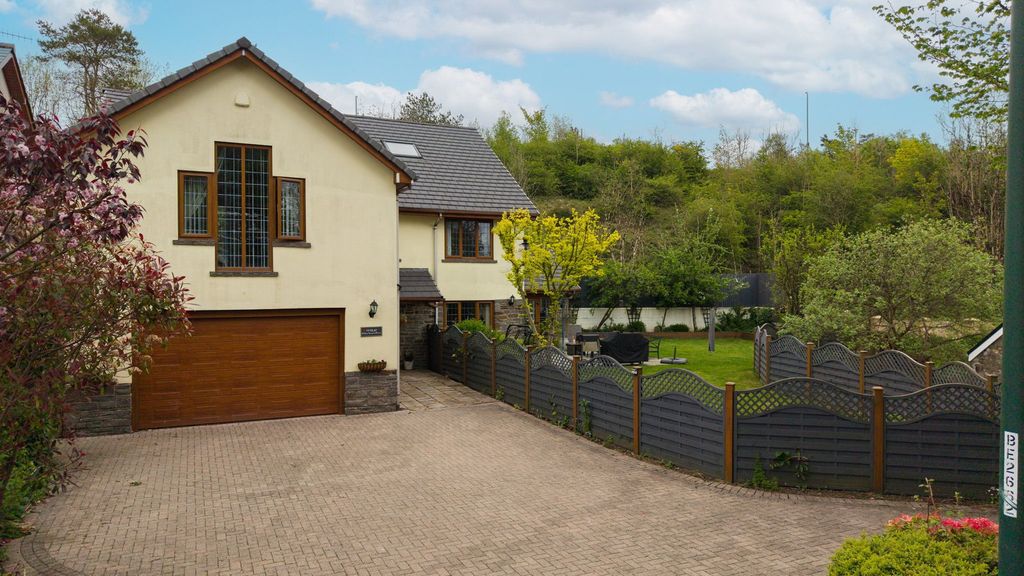 Additional image 3 of 7 bed detached house for saleMaes Aneurin Bevan, Tredegar NP22