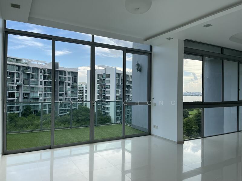 33 West Coast Park photo 2