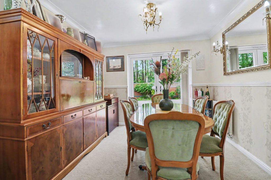 Additional image 7 of 6 bed detached house for saleBritannia Gardens, Hedge End SO30